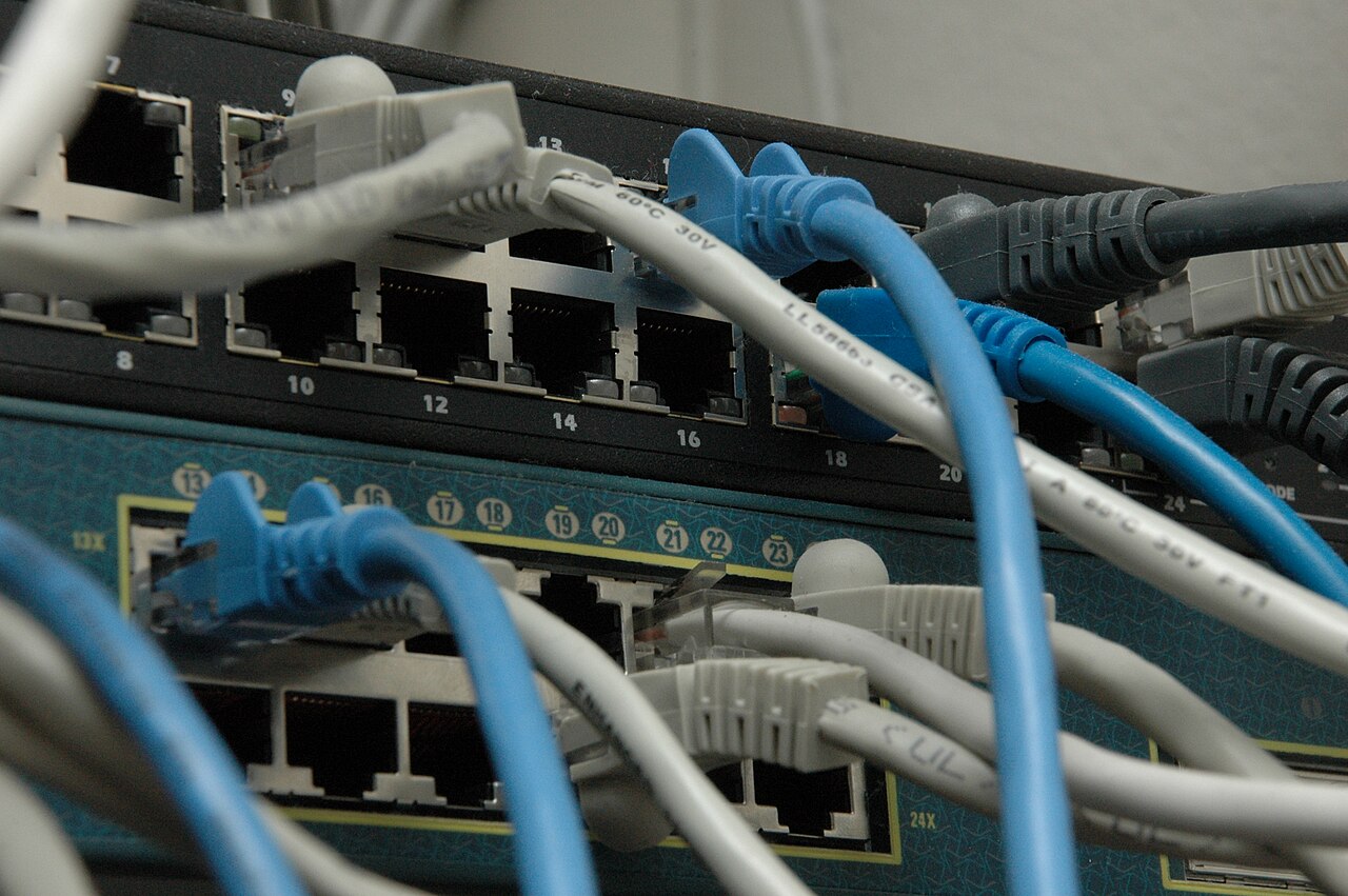 Сетевые коммутаторы и Ethernet-кабели